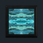Boîte À Souvenirs Turquoise Bleu Marbre Or Turquoise Votre Nom Boîte<br><div class="desc">Boîte Cadeaux avec Agate Turquoise Blue Gold Parties scintillant Marbre Aqua Turquoise Geode Boîte Cadeau Personnalisable - Ajouter Votre Nom / Texte - Faites Votre Boîte Cadeau Spéciale ! Redimensionnez et déplacez ou retirez / ajoutez du texte / des éléments avec l'outil Personnalisation ! Conception par MIGNED ! S'il vous...</div>