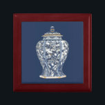 Boîte À Souvenirs Vase en porcelaine bleue et blanche de Vision Stud<br><div class="desc">Un vase de porcelaine bleu et blanc séduisant,  recouvert de motifs floraux complexes. Une création Vision Studio,  cette pièce extraordinaire aurait l'air superbe sur votre mur. Commandez aujourd'hui !</div>