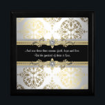Boîte À Souvenirs Verset de la Bible Black Gold Damask<br><div class="desc">Boîte cadeau en damas noir. Boîtes cadeaux en or noir. Élégantes boîtes cadeaux noires. Boîtes cadeau en or damassé noir. Boîte à bijoux en or noir. La Bible verse des cadeaux. Les dons religieux. Beau damas noir & or avec verset bible personnalisable sur le devant. Magnifique en l'état, ou vous...</div>