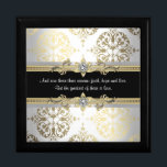 Boîte À Souvenirs Verset de la Bible Black Gold Damask<br><div class="desc">Boîte cadeau en damas noir. Boîtes cadeaux en or noir. Élégantes boîtes cadeaux noires. Boîtes cadeau en or damassé noir. Boîte à bijoux en or noir. La Bible verse des cadeaux. Les dons religieux. Beau damas noir & or avec verset bible personnalisable sur le devant. Magnifique en l'état, ou vous...</div>