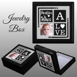 Boîte À Souvenirs Vibes positives ajouter photo initiale noir gris<br><div class="desc">Garder bijoux / boîte cadeau bijoux. Personnalisez avec une photo et une initiale. Vibes positives / Amour,  avec un coeur d'amour et les couleurs noir,  gris et blanc.</div>