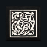 Boîte À Souvenirs Vintage Monogram C Art Nouveau Letter<br><div class="desc">Lettres Art nouveau - Monograms From the Arts & Crafts Movement Cette lettre C est un monogramme robuste C entouré d'un motif de vigne dessiné à la main,  publié pour la première fois en 1901 dans le mouvement des arts et de l'artisanat dans le style de motif Art nouveau.</div>