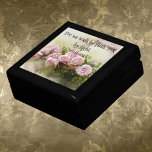 Boîte À Souvenirs Walk by Faith Keepsaké Box<br><div class="desc">Belle boîte cadeau en bois laqué avec une entrée en céramique avec l'écriture inspirante "Car nous marchons par la foi, pas par la vue." — 2 Corinthiens 5:7. Une tenue attentionnée pour les bijoux, les bijoux ou les petits trésors. Un don sincère d'encouragement et de foi pour les anniversaires, les...</div>