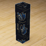 Boite À Vin Chanukah Un Grand Miracle S'Est Produi<br><div class="desc">Personnalisez en ajoutant votre propre texte sur n'importe quel endroit de la boîte à vin. Choisissez votre style de police, votre couleur et votre taille préférés. Beaucoup d'outils d'édition de texte, aussi. Amusez-vous ! Merci de vous être arrêté et de faire du shopping. Votre entreprise est grandement appréciée. Bon appétit...</div>
