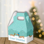 Boîte cadeau de Noël Dachshund Wiener Wonderland<br><div class="desc">Préparez-vous à une fête sainte *Wiener Wonderland* avec cette adorable boîte cadeau de Noël à thème dachshund! Avec un défilé de chiens de saucisses festifs vêtus de leur meilleur pendant les vacances, cette boîte est presque trop mignonne pour s'ouvrir ! Parfait pour l'amoureux des chiens vierge dans votre vie, cette...</div>