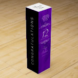 Boite Cadeau Pour Bouteille De Vin 12ème anniversaire de la Mariage de soie<br><div class="desc">Ajoutez une touche spéciale aux célébrations du 12e anniversaire du mariage avec cette boîte à vin commémorative! Elégant serif blanc et sans serif lettrage sur un luxueux arrière - plan de soie violet ajouter une touche mémorable pour cette occasion spéciale et jalon. Customisez avec les noms du couple heureux et...</div>