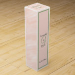 Boite Cadeau Pour Bouteille De Vin Aquarelle verte de couleur noire Monogramme Merci<br><div class="desc">Doux blush et blanc de l'aquarelle lavez mariage faveurs. Personnalisez les prénoms de mariée et de mariée en gris foncé et en Mariage Date. Le grand monogramme est assez vert sage. Cadre géométrique avant en vert sauge. Le Merci est écrit sur le dessus en vert sauge. Design original par TamiraZDesigns....</div>