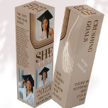 Boite Cadeau Pour Bouteille De Vin Cadeau Neutre Brown Melanin Photo Graduation<br><div class="desc">Commémorez les réalisations de votre diplômé avec une boîte à vin Customisée. Notre boîte à vin de graduation personnalisée est la meilleure façon de célébrer le travail acharné et le dévouement de votre diplômé. Cette boîte à vin unique présente des photos customisées du diplômé, une brève biographie et des citations...</div>
