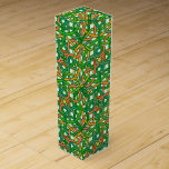 Boite Cadeau Pour Bouteille De Vin Celtic knot Irish Braid Pattern Green Pretty<br><div class="desc">This beautiful Celtic knotwork pattern is made in shades of green and orange and is inspecred by old vintage 19th-Century stained glass designs. The vines of the interlocking Irish braid form circle and diamond shapes. Les patteries de This seamless sont perfect pour les Celtic Knots d'anyone qui aiment les Celtic...</div>