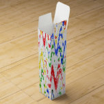 Boite Cadeau Pour Bouteille De Vin Chevron Abstrait de Bohême<br><div class="desc">Explosion de couleurs primaires,  ce design original branché présente des chevrons abstraits en rouge,  bleu,  vert et jaune contre un arrière - plan blanc.</div>