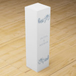 Boite Cadeau Pour Bouteille De Vin Élégance vintage : Mariage floral classique<br><div class="desc">Elégance vintage : Boite à vin Mariage Floral classique Voir collection correspondante à Niche et Nest Store</div>