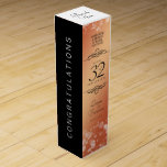 Boite Cadeau Pour Bouteille De Vin Élégant 32ème anniversaire de Mariage de bronze<br><div class="desc">Ajoutez une touche spéciale aux célébrations du 32e anniversaire du mariage avec cette boîte à vin commémorative! Elégant serif noir et sans serif lettrage avec des confettis hexagonaux sur un arrière - plan en bronze ajoutent une touche mémorable pour cette occasion spéciale et une étape extraordinaire. Customisez avec les noms...</div>