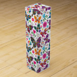 Boite Cadeau Pour Bouteille De Vin Papillons et fleurs colorés rétro Motif<br><div class="desc">Cool coloré papillons rétro et fleurs motif Design est disponible sur d'autres produits et peut être demandé sur n'importe quel produit offert par Zazzle.</div>