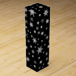 Boite Cadeau Pour Bouteille De Vin Parties scintillant moderne Black White Christmas<br><div class="desc">Ce design unique,  moderne,  tendance,  dessiné à la main,  présente des flocons de neige en parties scintillant blanche de Noël sur arrière - plan noir. Cet article est un excellent ajout à votre célébration de Noël et du Nouvel An.</div>