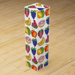 Boite Cadeau Pour Bouteille De Vin Pomme Banane citron citron Lime Raisins Fruit Berr<br><div class="desc">Le design présente une illustration originale de fruits colorés tels que des pommes, des citrons, des citrons, des raisins, de la pastèque, des bananes, des fraises et des pamplemousses. Ce design à thème fruitier est également disponible sur d'autres produits. Ne vois-tu pas ce que tu cherches ? Vous avez besoin...</div>