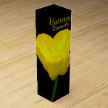 Boite Pour Bouteille De Vin Boîte à vin Buttcup Boîte à vin Fleur sauvage pers<br><div class="desc">Boîte à vin Buttercup Fleur sauvage personnalisé Boîte à cadeaux Boîte à bijoux Keepsakes boîte à fleurs sauvages Votre nom ici Fleurs jaunes estivales Boîte à vin cadeau Mementos à fleurs personnalisables pour hommes, femmes Boîte à vin à fleurs Buttercup Cliquez sur "Personnaliser" pour ajouter plus de texte Choisir des...</div>