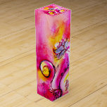 Boite Pour Bouteille De Vin FLEURS BLANCHES Fuchsia rose Épercées Jaunes<br><div class="desc">Design dynamique,  élégant et artistique. Un papillon brillant et coloré avec une fleur magique,  fleurit et fleurit au printemps,  Aquarelle peinture à l'or et à la feuille d'argent.</div>