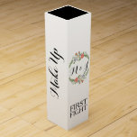 Boite Pour Bouteille De Vin La coutume combattent d'abord composent des<br><div class="desc">La coutume ajoutent les initiales le "premier combat" de votre propre couple de mariage drôle composent le présent spécial de boîte-cadeau de vin.</div>