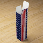 Boite Pour Bouteille De Vin Rouge Blanc Bleu Étoiles & Stripes Vin Boîte Cadea<br><div class="desc">Rouge Blanc Bleu Étoiles & Stripes Vin Boîte Cadeau</div>