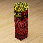 BOITE POUR BOUTEILLE DE VIN RUBY RED RIBBON, NOUVEAU ART NOIR NOUVEAU DAMASK<br><div class="desc">Élégante boîte cadeau jaune or avec pierre rouge rubis 3D vibrante, classe, unique damas Art Nouveau, facilement personnalisable avec votre texte pour vin mariage, cadeau nuptial, 16, baby showers, douches nuptiales, fête d'anniversaire de quinceanera, Bat mitzvah, douches fiançailles romantiques, Noël, vacances, bureau, réunions de famille, fête de la nouvelle année,...</div>