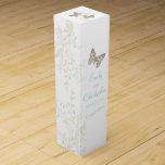 Boite Pour Bouteille De Vin vin mariage personnalisez deux beterflies boîte à<br><div class="desc">Beau art graphique de deux papillons peint dame avec une épaisse queue avec une boîte à vin mariage tourbée fleurie en turquoise, marron, crème, blanc et rose. Design mariage moderne partie de l'ensemble papillons mariage stationnaire . Idéal pour donner du vin à vos invités à un mariage en guise de...</div>