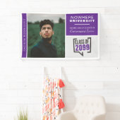 Boîtes violettes et bannière de graduation photo (En situation)