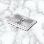 Boîtier Pour Cartes De Visite Business Brossé Métal Nom du travail Titre du trav<br><div class="desc">Vous pouvez ajouter votre logo,  nom et titre professionnel (ou texte personnalisé) à ce coque carte de visite. Le texte est noir. L'arrière - plan a un look métal brossé qui est un rendu artistique.</div>