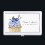 Boîtier Pour Cartes De Visite Cakes & Sweets Cupcake Boulangerie Pâtisserie Chef<br><div class="desc">Un mignon cupcake au gel violet et aux bleuets sur le dessus décore ce coque carte de visite de boulangerie. Personnalisez-le avec votre nom et votre nom commercial. Conçu pour vous par Blackberry Boulevard.</div>