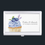 Boîtier Pour Cartes De Visite Cakes & Sweets Cupcake Boulangerie Pâtisserie Chef<br><div class="desc">Un mignon cupcake au gel violet et aux bleuets sur le dessus décore ce coque carte de visite de boulangerie. Personnalisez-le avec votre nom et votre nom commercial. Conçu pour vous par Blackberry Boulevard.</div>