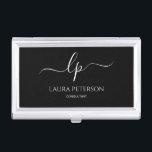 Boîtier Pour Cartes De Visite Calligraphie écrite à la main simple et élégante<br><div class="desc">Bel et moderne design. Ajoutez simplement vos initiales entre les symboles et customisez le texte.</div>