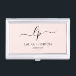 Boîtier Pour Cartes De Visite Calligraphie écrite à la main simple et élégante<br><div class="desc">Bel et moderne design. Ajoutez simplement vos initiales entre les symboles et customisez le texte.</div>