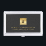 Boîtier Pour Cartes De Visite Chic Black Leather Business Corporate Gold Logo<br><div class="desc">Ce porte-carte de visite de luxe possède une illustration en cuir gris noir raffinée, parfaitement associée à votre logo d'entreprise sur une superposition en faux or pour un look professionnel et haut de gamme. Votre nom, profession ou entreprise se distingue par ses lettres dorées opulentes, créant une impression intemporelle et...</div>