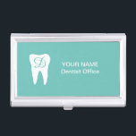 Boîtier Pour Cartes De Visite Coque carte de visite de bureau dentaire avec logo<br><div class="desc">Coque carte de visite de bureau dentaire avec logo molaire. Titulaire professionnel pour la pratique dentaire. Personnalisez avec votre propre logo monogramme,  texte et couleurs. Aussi idéal pour les hygiénistes de la bouche,  orthodontistes et autres entreprises.</div>