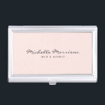 Boîtier Pour Cartes De Visite Coque de maquillage rose vintage et carte de beaut<br><div class="desc">Coordonner avec le modèle Vintage de carte d'affaires Maquillage rose et Beauté d'ici 1201h. Votre nom est élégamment stylisé dans une police cursive pour une sensation classique et vintage sur ce coque carte de visite personnalisé. Une idée cadeau pour les maquilleurs, stylistes, propriétaires de salon, artistes de clous et bien...</div>
