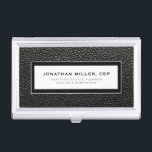 Boîtier Pour Cartes De Visite Cuir noir professionnel<br><div class="desc">Design de luxe moderne simple avec nom personnalisé,  société de titre ou texte personnalisé ci-dessous en typographie de bloc classique sur un arrière - plan texturé en cuir noir. Personnalisez pour votre usage personnalisé.</div>