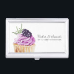 Boîtier Pour Cartes De Visite Cupcake Pâtisserie Chef Boulangerie Carte de visit<br><div class="desc">Un mignon cupcake au gel violet et un mûrier sur le dessus décorent ce coque carte de visite de boulangerie. Personnalisez-le avec votre nom et votre entreprise. Conçu pour vous par Blackberry Boulevard.</div>