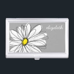 Boîtier Pour Cartes De Visite Daisy tendance avec gris et jaune<br><div class="desc">Un morceau d'art zen et fantaisiste,  hipster. Vous pouvez ajouter un nom,  un monogramme ou un autre texte personnalisé. Si vous avez besoin de déplacer l'art autour,  cliquez sur le bouton personnaliser pour apporter des modifications.</div>