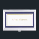 Boîtier Pour Cartes De Visite Elégant Minimaliste Marine Bleu Et Or Nom<br><div class="desc">Ce coque carte de visite présente un design minimaliste et élégant avec des bordures épaisses de bleu marine et d'or fin. Personnalisez-le avec votre nom ou nom d'entreprise.</div>