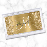 Boîtier Pour Cartes De Visite Glittery Gold Foil Girl Monogramme<br><div class="desc">Parties scintillant en or brillant et brillant sur les deux côtés, sur un faux film en métal brossé doré et sombre. Le monogramme présente un élégant combo de calligraphie noir et blanc. Customisez les styles de police pour créer vos propres accessoires pour le patron de sa propre entreprise. Les couleurs...</div>