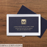 Boîtier Pour Cartes De Visite Logo initial en cuir bleu élégant<br><div class="desc">Montrez votre sophistication grâce à cet élégant coque en cuir bleu avec un luxueux logo initial en or. Parfait pour les événements de réseautage et les réunions d'affaires, cet élégant coque fera une impression durable tant pour les clients que pour les collègues. La construction durable et la fermeture à aile...</div>