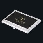 Boîtier Pour Cartes De Visite Logo Simple Minimaliste Gold Justice Sur Noir<br><div class="desc">Logo de justice en or avec couronne de laurier et échelle de justice sur un arrière - plan noir avec texte en or. Nous offrons des designs personnalisés gratuits si le design est utilisé sur les produits Zazzle.</div>