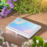 Boîtier Pour Cartes De Visite Méditation Yoga Instructeur Rose Gold Foil Mandala<br><div class="desc">Yoga Studio Méditation Instructeur / Coach de Vie / Guérisseur / Reiki Master / Massage Thérapie Modèle de carte d'affaires - Elégant Faux Rose Gold Foil Floral Lotus Mandala Symboles sur Purple Blue Foil Arrière - plan.</div>