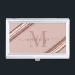 Boîtier Pour Cartes De Visite Monogramme à pinceau Rose or à huile de cuivre ten<br><div class="desc">Boîtier de carte d'affaires Monogram Rose or Foil avec votre monogramme personnalisé et des détails grâce à nos touches de brosse de luxe chic dans les tons or rose,  cuivre,  bronze et argile. Parfait pour votre esthétique de glam girly !</div>