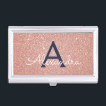 Boîtier Pour Cartes De Visite Monogramme d'étincelle de parties scintillantes de<br><div class="desc">Rougissent des parties scintillantes de Faux de bleu marine d'or et de rose de rose et miroitent porte-cartes de carte de visite élégant de monogramme. Ce porte-cartes de carte de visite peut être customisé pour inclure votre initiale et prénom.</div>