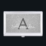 Boîtier Pour Cartes De Visite Parties scintillant d'argent et monogramme étincel<br><div class="desc">Parties scintillant Argent Faux et Titulaire Élégant de carte d'affaires Monogram Sparkle. Ce détenteur de carte de visite peut être customisé pour inclure votre nom initial et prénom.</div>