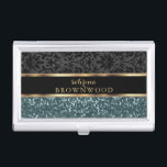 Boîtier Pour Cartes De Visite Parties scintillant turquoise et Damas noir<br><div class="desc">Boîtes de cartes d'affaires - Avec une Parties scintillant Turquoise Faux et un design noir Damask prêt à vous personnaliser. 📌 Si vous avez besoin d'une personnalisation plus poussée, cliquez sur le bouton "Cliquez pour Customiser plus loin" ou "Customiser ou modifier la conception" et utilisez notre outil de conception pour...</div>