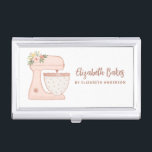 Boîtier Pour Cartes De Visite Pink Simple Mélangeur Floral Gâteau boulangerie<br><div class="desc">Un mignon mélangeur de gâteau rose avec des fleurs décore ce coque carte de visite de boulangerie. Personnalisez-le avec votre nom et vos informations commerciales. Un endroit idéal pour ranger ses cartes de visite. Conçu pour vous par Blackberry Boulevard.</div>
