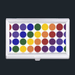 Boîtier Pour Cartes De Visite Pois arc-en-ciel en blanc<br><div class="desc">Les pois de couleur arc-en-ciel sont disposés en rangs sur un arrière - plan blanc. Les lignes décalées forment des diagonales de chaque couleur : violet, indigo, bleu, vert, jaune, orange et rouge. L'arrière - plan blanc est en fait transparent, donc vous pouvez le changer si vous voulez. Il suffit...</div>