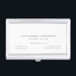 Boîtier Pour Cartes De Visite Professionnel d'avocat blanc minimaliste<br><div class="desc">Ce coque carte de visite simple et minimaliste présente votre nom et votre titre en noir sur arrière - plan blanc. Personnalisez-le selon vos besoins. Parfait pour les cadres, les comptables, les avocats, les agents immobiliers, les analystes financiers, les consultants, les graphistes, les écrivains, les architectes d'intérieur et tous les...</div>
