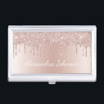 Boîtier Pour Cartes De Visite Rose Gold Blush Pink Foil Moderne Élégant<br><div class="desc">Blush Pink - Rose Gold Faux Déchets Parties scintillant étincelante et Foil Métallic Foil Stainless Steel Minimalist Carte de visite Titulaire avec signature de script en lettres blanches pour le monogramme. Le Rose Gold Foil Metal Business Card Holders, moderne et élégant et élégant, peut être customisé avec votre nom. Veuillez...</div>